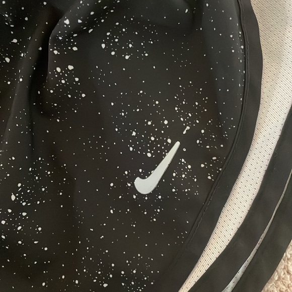 Nike Dri Fit Shorts - Picture 5 of 8